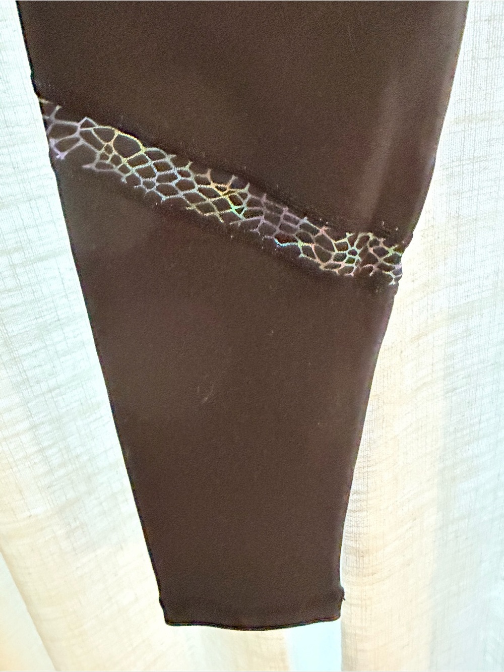 ZYIA Black Performance Leggings with Curved Stitch Detail - Picture 4 of 7